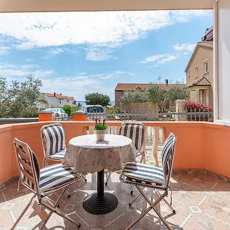 1 Bedroom Nice Apartment In Betiga Barbariga Εξωτερικό φωτογραφία