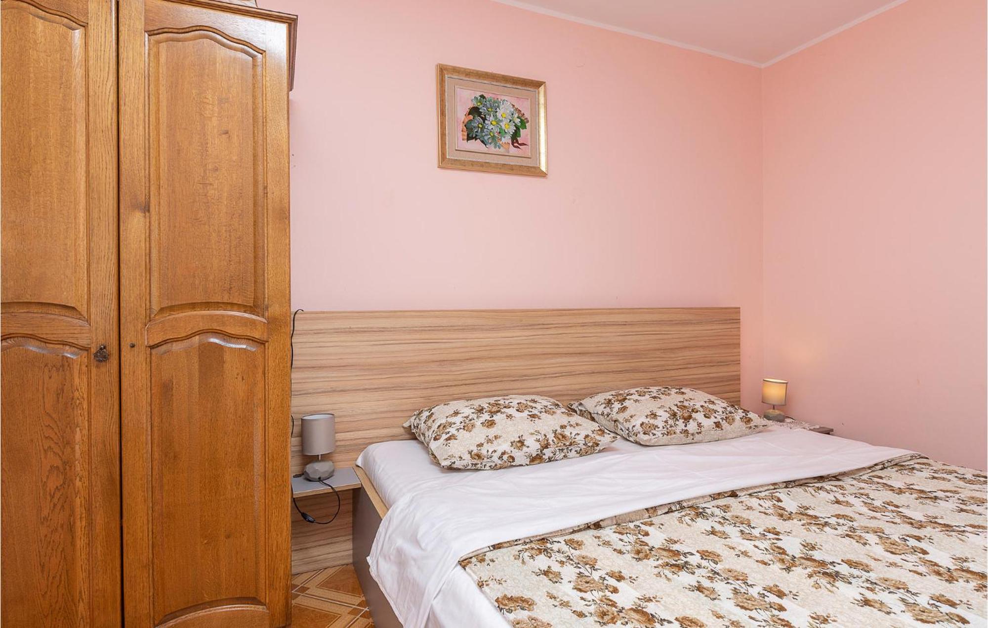 1 Bedroom Nice Apartment In Betiga Barbariga Εξωτερικό φωτογραφία